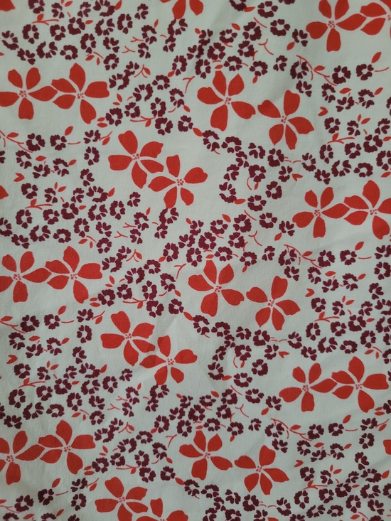 Cream Mini Skirt with Red Floral Pattern - GAP - Size 10 - Picture 3 of 4